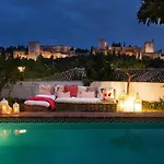 2.5 Million Villa. Magical Sunset. Super Close To Everything. 5Br, 4Ba, Pool, A/C+Heating