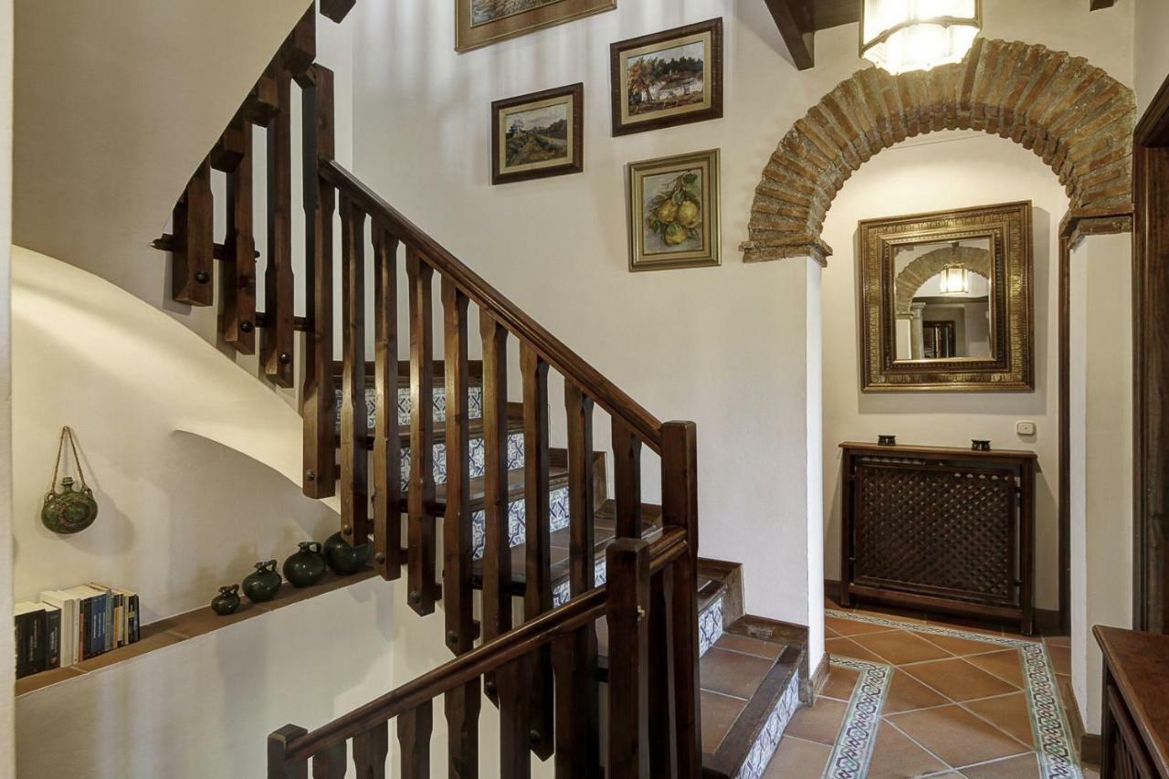 2.5 Million Villa. Magical Sunset. Super Close To Everything. 5br, 4ba, Pool, A/c+heating Appartamento *