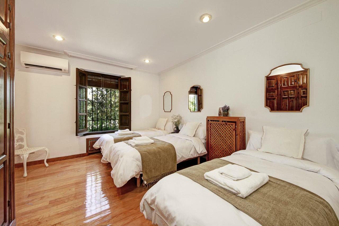 Appartamento 2.5 Million Villa. Magical Sunset. Super Close To Everything. 5br, 4ba, Pool, A/c+heating