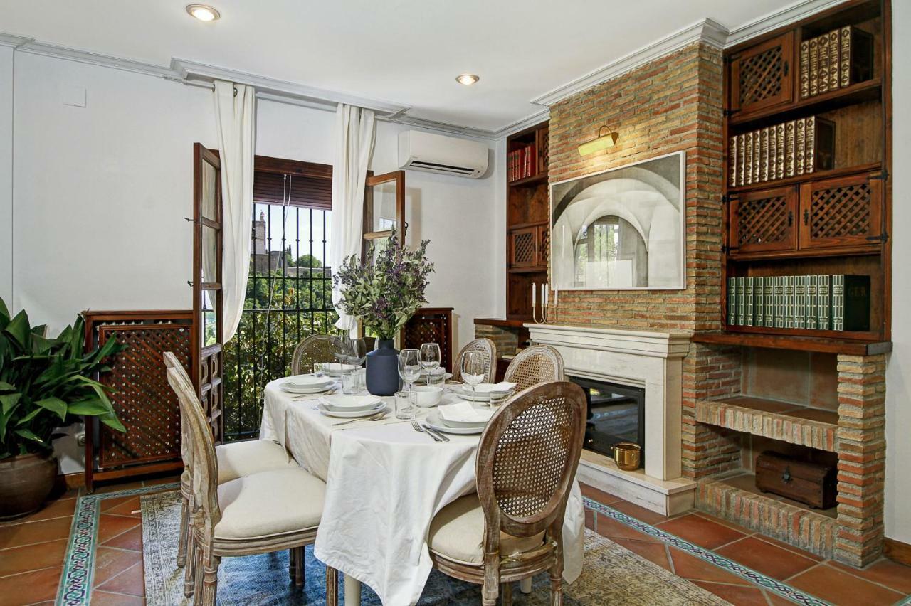 2.5 Million Villa. Magical Sunset. Super Close To Everything. 5br, 4ba, Pool, A/c+heating *